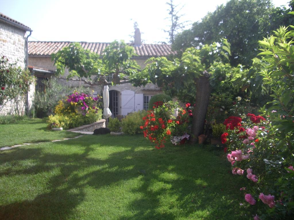 Le Mas Fa Sua Bed & Breakfast Malataverne Exterior photo